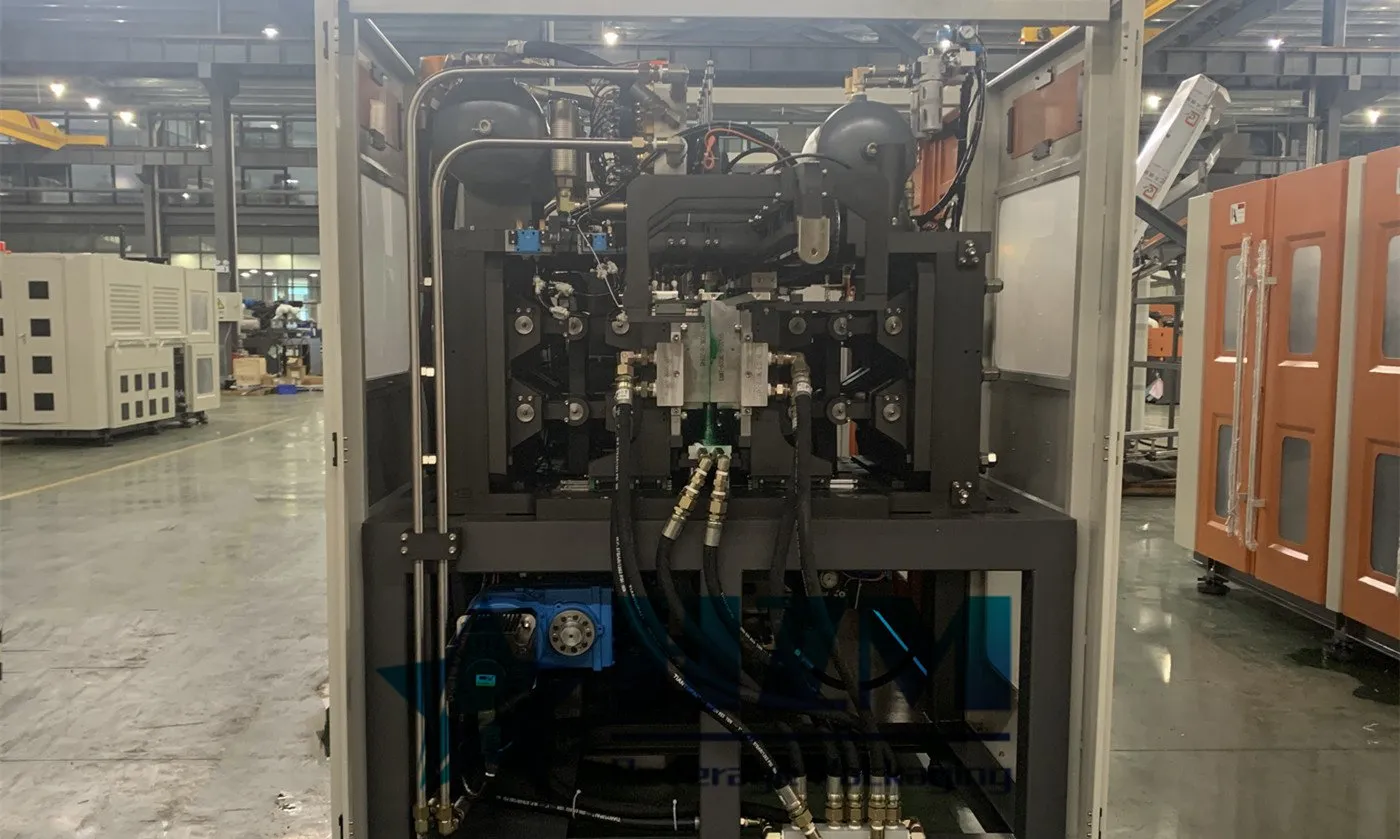 Automatic Blow Molding Machine