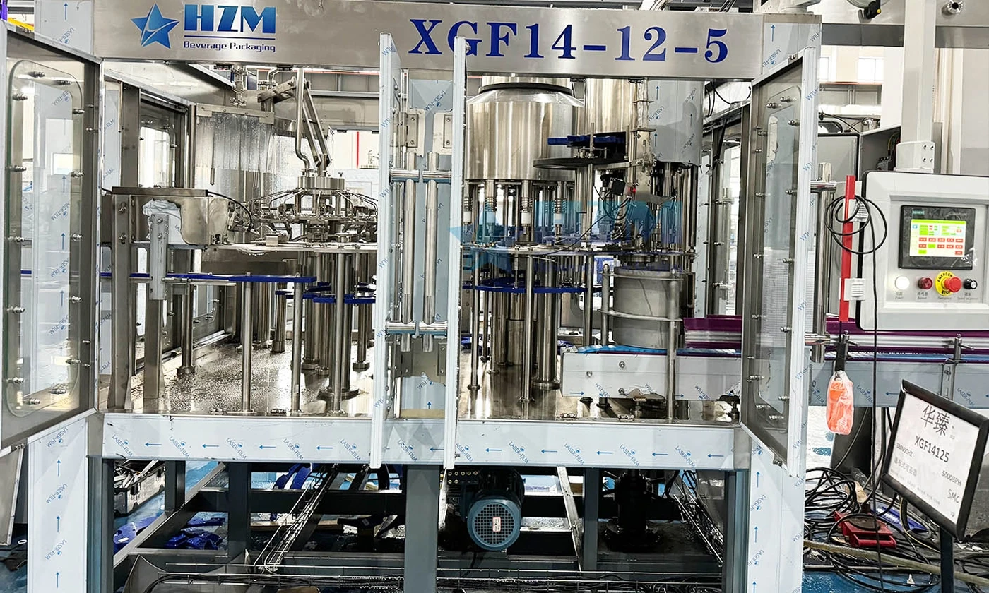Automatic rotary OPP labeling machine: Bottle labeling machine