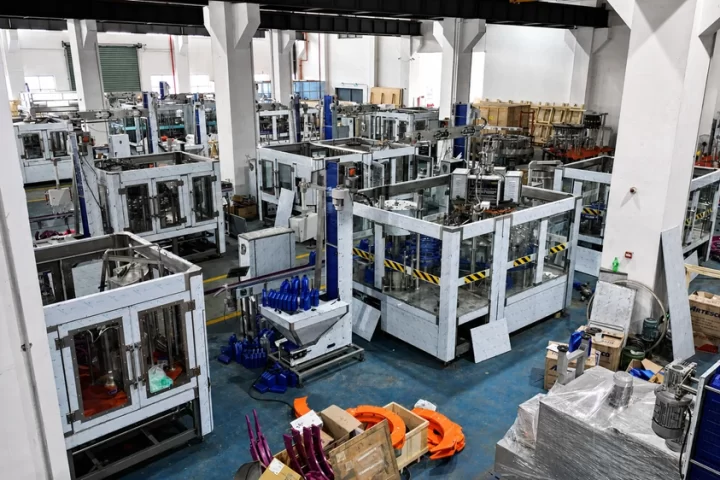 How to Plan Safe Access for Beverage Production Line Installation and Maintenance