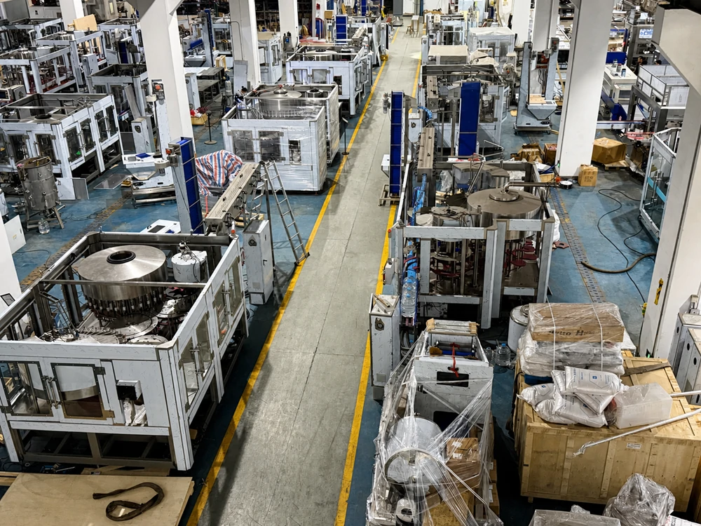 Beverage Packaging Machine Assembly Workshop