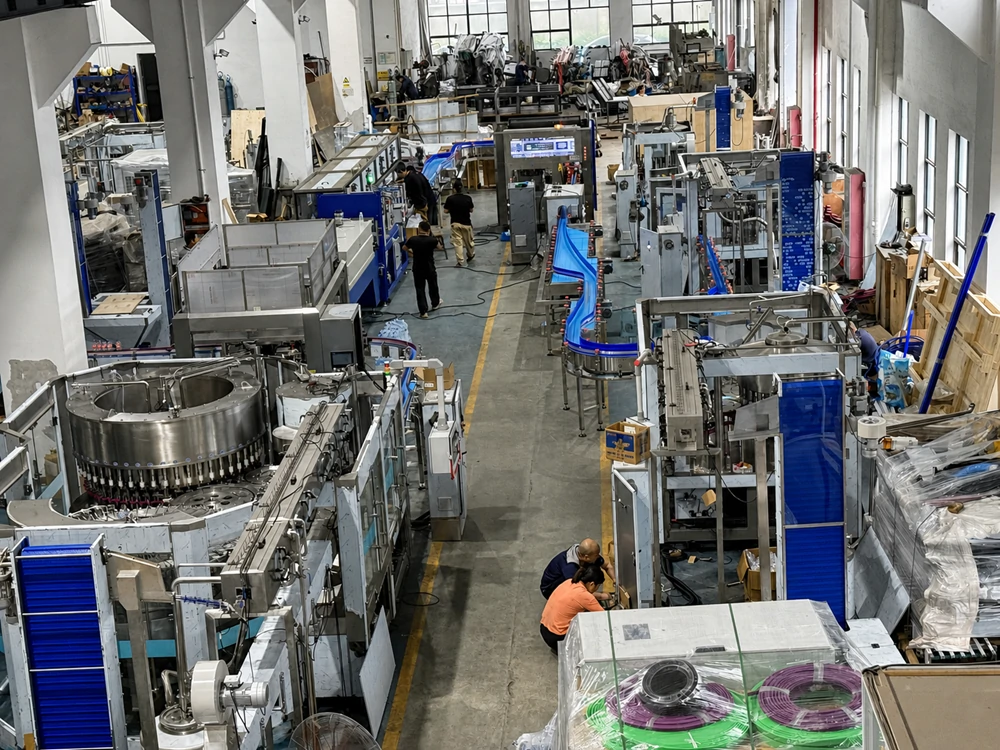 HZM Beverage Filling Machine Production Workshop