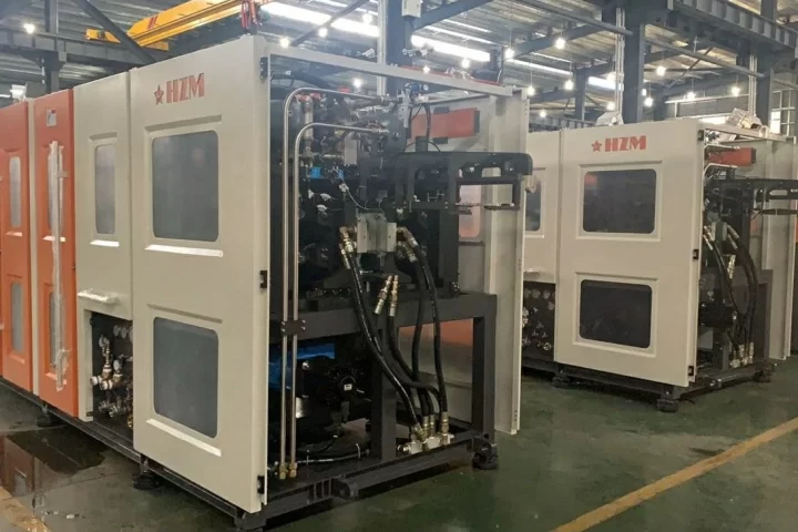 4 cavity automatic pet bottle blowing machine