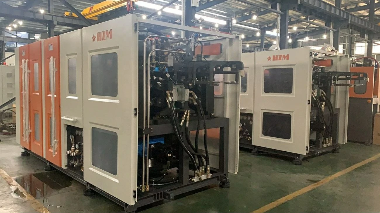 4 cavity automatic pet bottle blowing machine